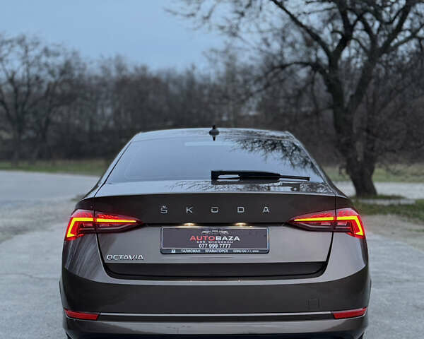 Коричневий Шкода Октавія, об'ємом двигуна 1.5 л та пробігом 52 тис. км за 18500 $, фото 16 на Automoto.ua