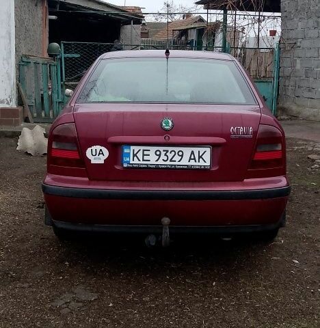 Красный Шкода Октавия, объемом двигателя 2 л и пробегом 278 тыс. км за 4000 $, фото 7 на Automoto.ua
