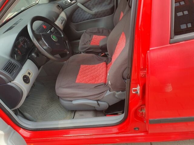 Красный Шкода Октавия, объемом двигателя 1.6 л и пробегом 299 тыс. км за 2500 $, фото 1 на Automoto.ua