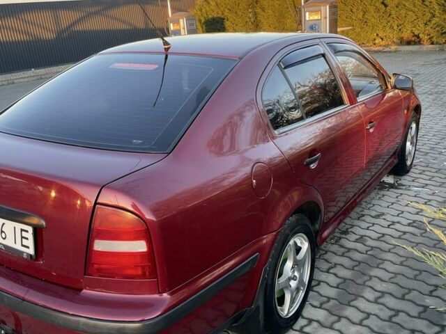 Красный Шкода Октавия, объемом двигателя 1.6 л и пробегом 280 тыс. км за 2650 $, фото 2 на Automoto.ua