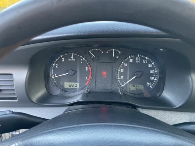 Красный Шкода Октавия, объемом двигателя 1.6 л и пробегом 280 тыс. км за 2650 $, фото 4 на Automoto.ua