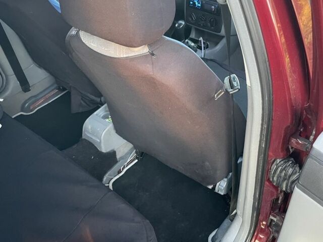 Красный Шкода Октавия, объемом двигателя 1.6 л и пробегом 280 тыс. км за 2650 $, фото 7 на Automoto.ua