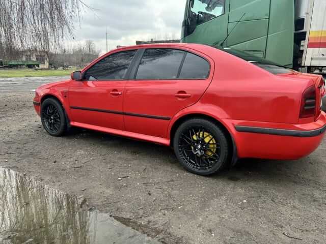 Червоний Шкода Октавія, об'ємом двигуна 1.6 л та пробігом 370 тис. км за 3999 $, фото 2 на Automoto.ua