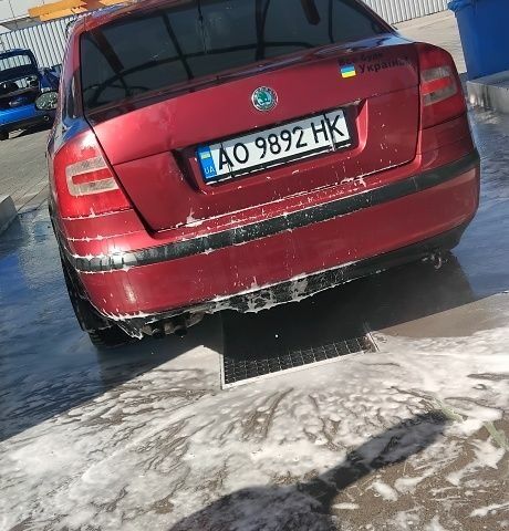 Красный Шкода Октавия, объемом двигателя 2 л и пробегом 300 тыс. км за 2550 $, фото 2 на Automoto.ua