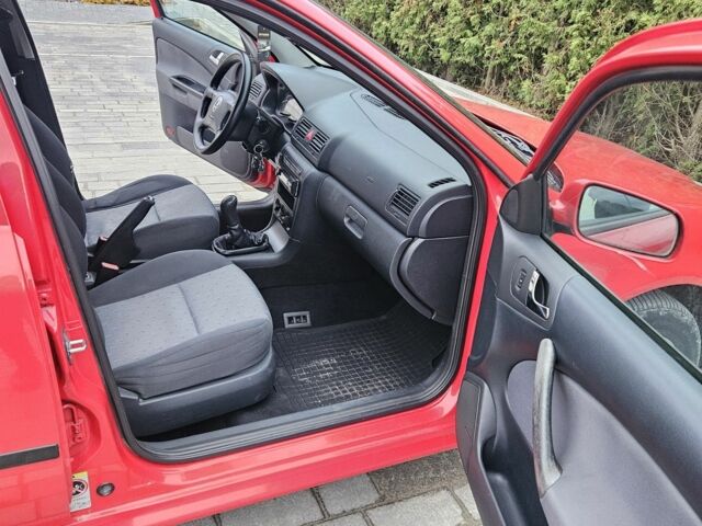 Красный Шкода Октавия, объемом двигателя 1.6 л и пробегом 227 тыс. км за 4999 $, фото 10 на Automoto.ua