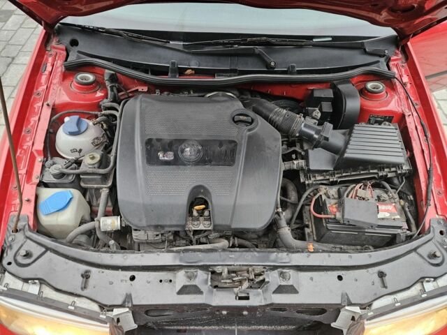 Красный Шкода Октавия, объемом двигателя 1.6 л и пробегом 227 тыс. км за 4999 $, фото 6 на Automoto.ua