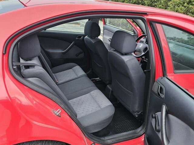 Красный Шкода Октавия, объемом двигателя 1.6 л и пробегом 227 тыс. км за 4999 $, фото 11 на Automoto.ua