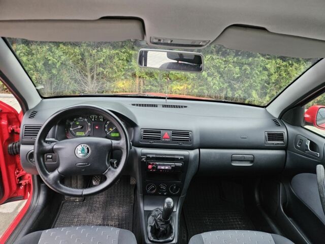 Красный Шкода Октавия, объемом двигателя 1.6 л и пробегом 227 тыс. км за 4999 $, фото 8 на Automoto.ua