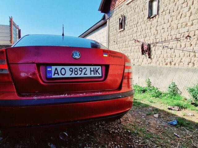 Красный Шкода Октавия, объемом двигателя 2 л и пробегом 350 тыс. км за 3350 $, фото 2 на Automoto.ua
