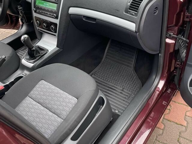 Красный Шкода Октавия, объемом двигателя 1 л и пробегом 73 тыс. км за 9950 $, фото 21 на Automoto.ua