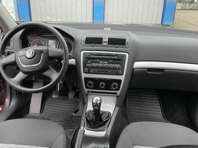 Красный Шкода Октавия, объемом двигателя 1 л и пробегом 73 тыс. км за 9950 $, фото 20 на Automoto.ua