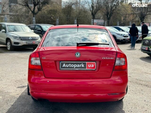 Червоний Шкода Октавія, об'ємом двигуна 1.6 л та пробігом 251 тис. км за 8190 $, фото 6 на Automoto.ua