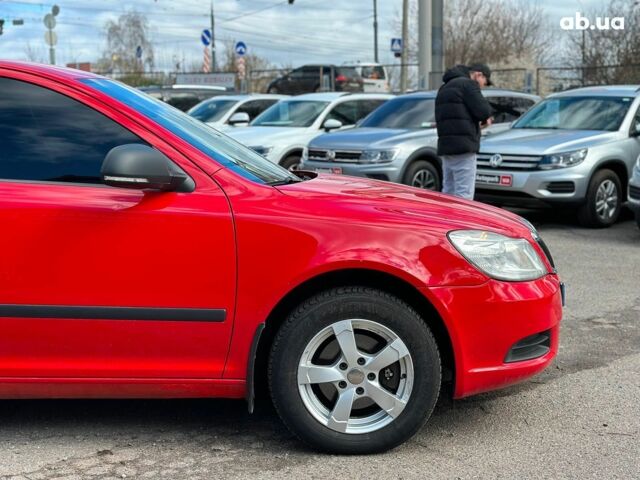 Червоний Шкода Октавія, об'ємом двигуна 1.6 л та пробігом 251 тис. км за 8190 $, фото 3 на Automoto.ua