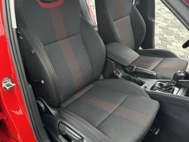 Красный Шкода Октавия, объемом двигателя 1.4 л и пробегом 235 тыс. км за 13700 $, фото 6 на Automoto.ua