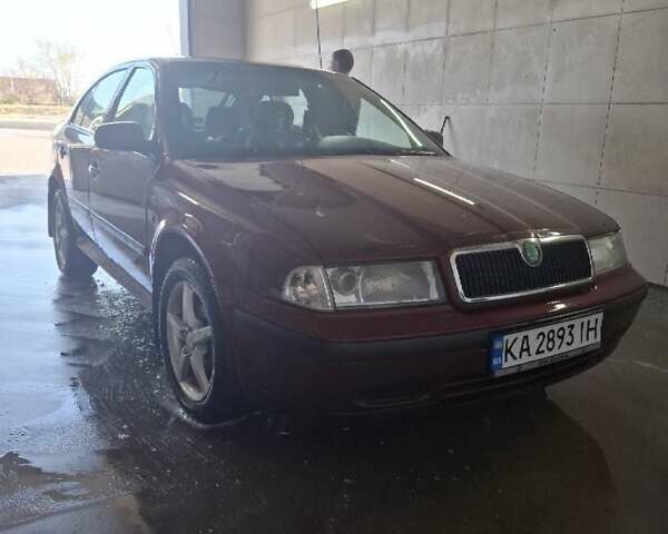 Красный Шкода Октавия, объемом двигателя 1.6 л и пробегом 357 тыс. км за 4000 $, фото 1 на Automoto.ua