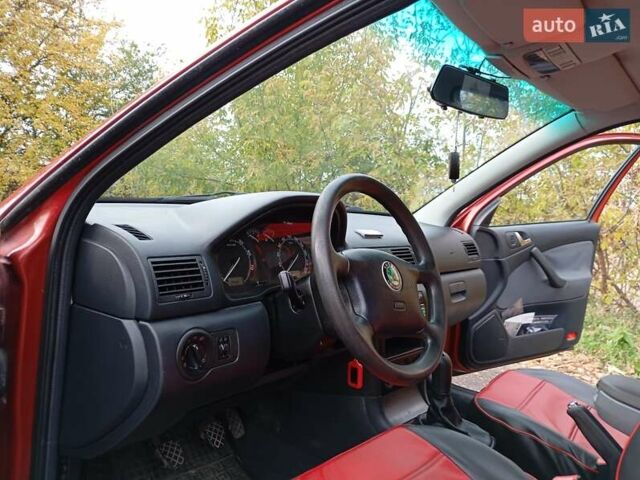 Красный Шкода Октавия, объемом двигателя 1.6 л и пробегом 282 тыс. км за 5100 $, фото 9 на Automoto.ua