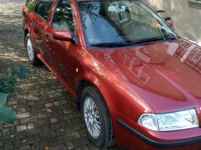 Красный Шкода Октавия, объемом двигателя 1.6 л и пробегом 196 тыс. км за 4500 $, фото 7 на Automoto.ua