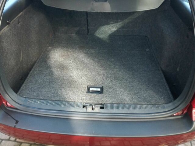 Красный Шкода Октавия, объемом двигателя 1.6 л и пробегом 196 тыс. км за 4500 $, фото 13 на Automoto.ua