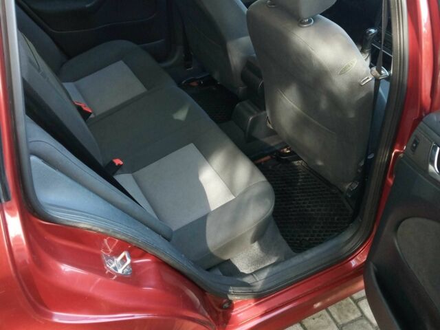 Красный Шкода Октавия, объемом двигателя 1.6 л и пробегом 196 тыс. км за 4500 $, фото 10 на Automoto.ua