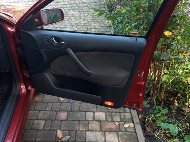 Красный Шкода Октавия, объемом двигателя 1.6 л и пробегом 196 тыс. км за 4500 $, фото 11 на Automoto.ua