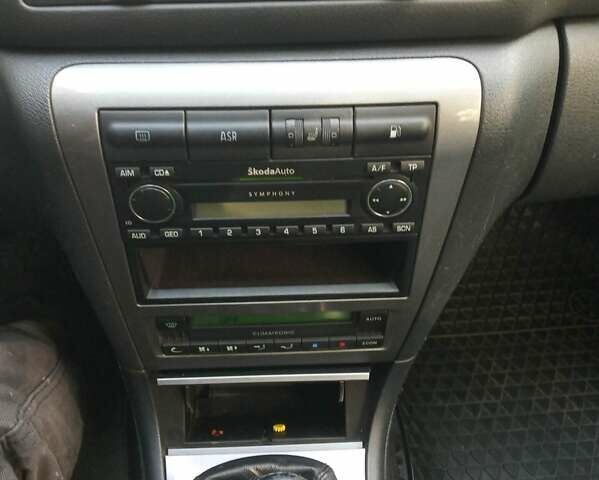 Красный Шкода Октавия, объемом двигателя 1.6 л и пробегом 196 тыс. км за 4200 $, фото 9 на Automoto.ua