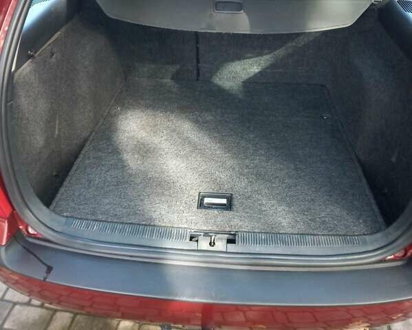 Красный Шкода Октавия, объемом двигателя 1.6 л и пробегом 196 тыс. км за 4200 $, фото 5 на Automoto.ua