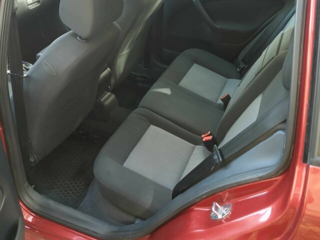 Красный Шкода Октавия, объемом двигателя 1.6 л и пробегом 196 тыс. км за 4500 $, фото 12 на Automoto.ua