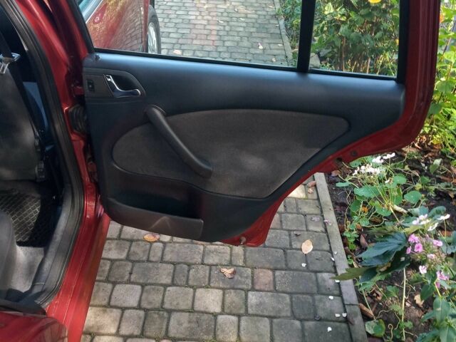 Красный Шкода Октавия, объемом двигателя 1.6 л и пробегом 196 тыс. км за 4500 $, фото 9 на Automoto.ua