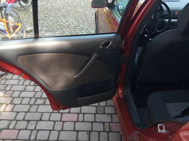 Красный Шкода Октавия, объемом двигателя 1.6 л и пробегом 196 тыс. км за 4500 $, фото 8 на Automoto.ua