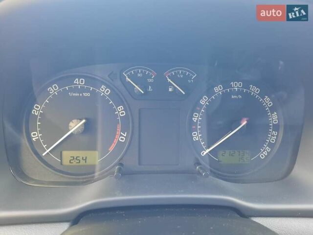 Красный Шкода Октавия, объемом двигателя 1.6 л и пробегом 212 тыс. км за 4750 $, фото 19 на Automoto.ua
