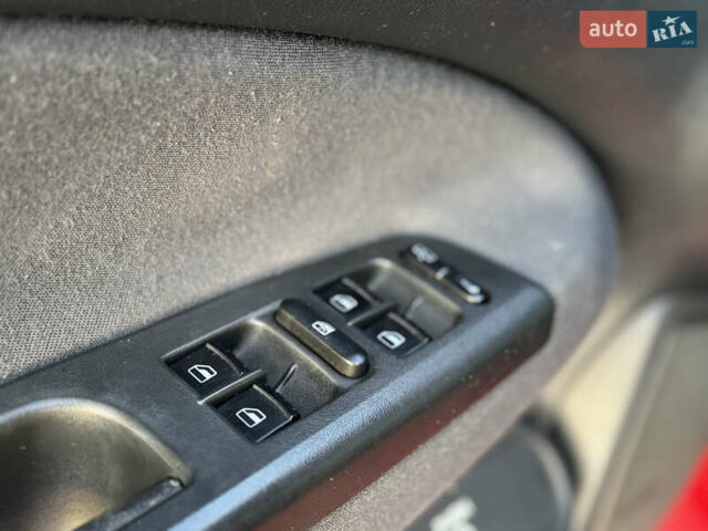 Червоний Шкода Октавія, об'ємом двигуна 1.78 л та пробігом 230 тис. км за 4699 $, фото 13 на Automoto.ua