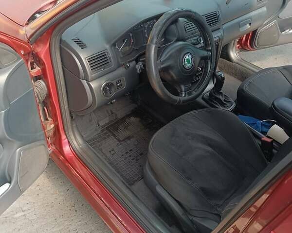 Красный Шкода Октавия, объемом двигателя 1.6 л и пробегом 224 тыс. км за 4800 $, фото 8 на Automoto.ua