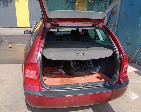 Красный Шкода Октавия, объемом двигателя 1.6 л и пробегом 224 тыс. км за 4800 $, фото 11 на Automoto.ua