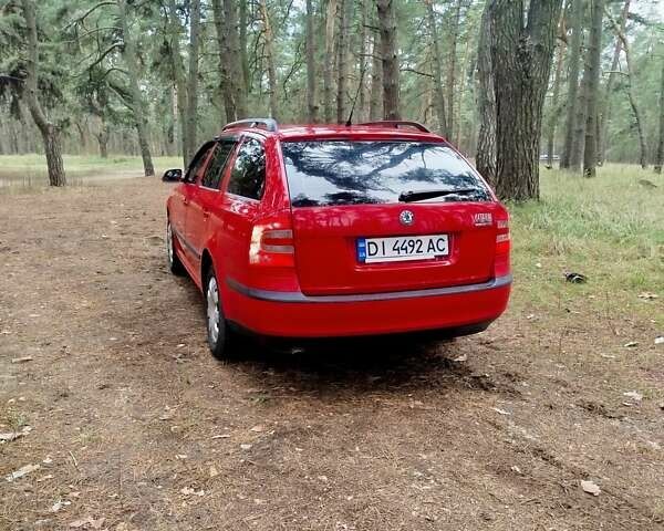 Красный Шкода Октавия, объемом двигателя 1.6 л и пробегом 318 тыс. км за 5150 $, фото 2 на Automoto.ua