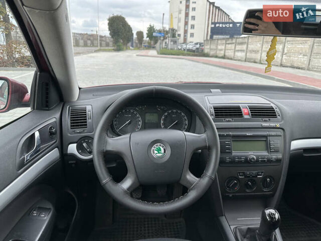 Красный Шкода Октавия, объемом двигателя 1.6 л и пробегом 205 тыс. км за 4750 $, фото 36 на Automoto.ua