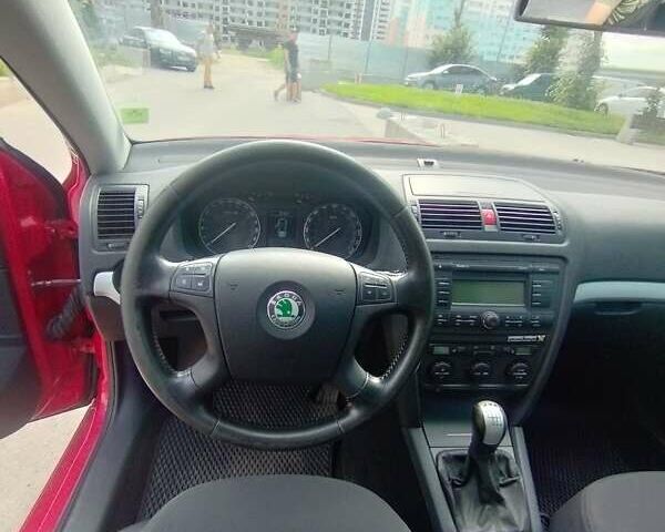 Красный Шкода Октавия, объемом двигателя 2 л и пробегом 260 тыс. км за 6000 $, фото 5 на Automoto.ua