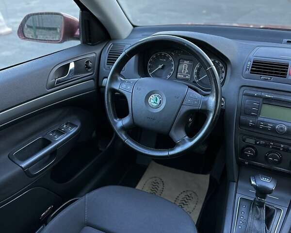 Красный Шкода Октавия, объемом двигателя 2 л и пробегом 206 тыс. км за 7900 $, фото 83 на Automoto.ua