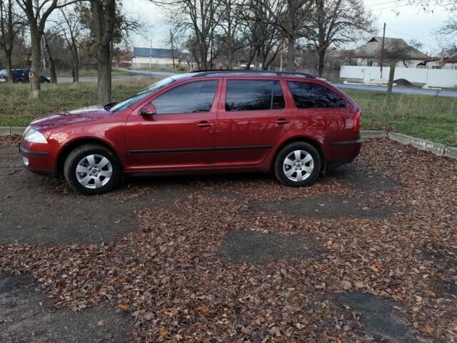 Красный Шкода Октавия, объемом двигателя 0 л и пробегом 330 тыс. км за 5600 $, фото 1 на Automoto.ua