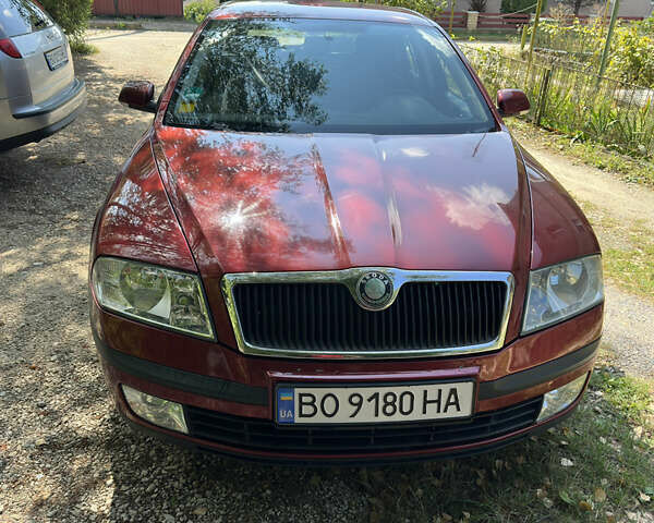 Червоний Шкода Октавія, об'ємом двигуна 1.6 л та пробігом 229 тис. км за 5800 $, фото 3 на Automoto.ua