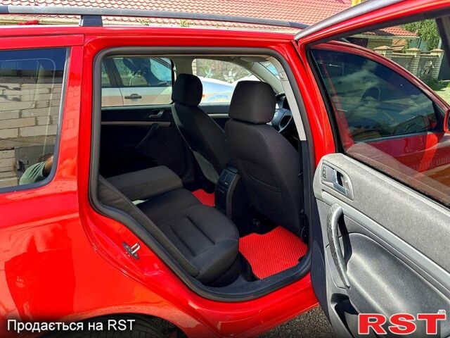 Красный Шкода Октавия, объемом двигателя 1.9 л и пробегом 240 тыс. км за 4600 $, фото 2 на Automoto.ua