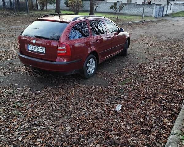 Красный Шкода Октавия, объемом двигателя 1.6 л и пробегом 330 тыс. км за 5800 $, фото 5 на Automoto.ua