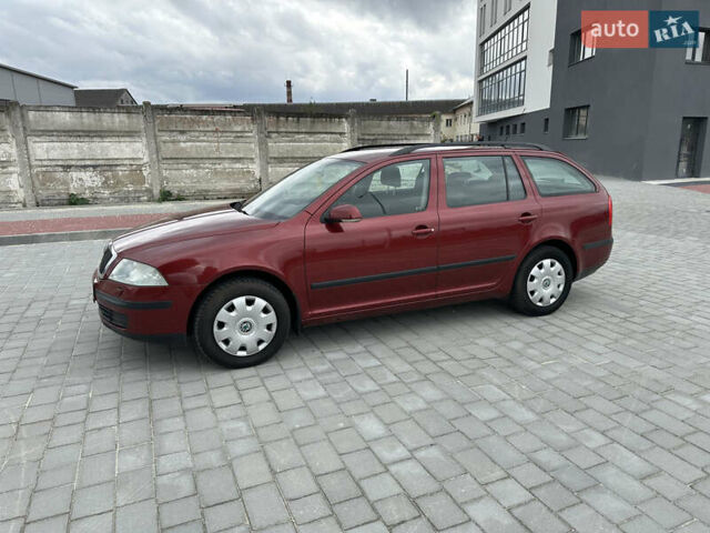 Красный Шкода Октавия, объемом двигателя 1.6 л и пробегом 205 тыс. км за 4750 $, фото 4 на Automoto.ua