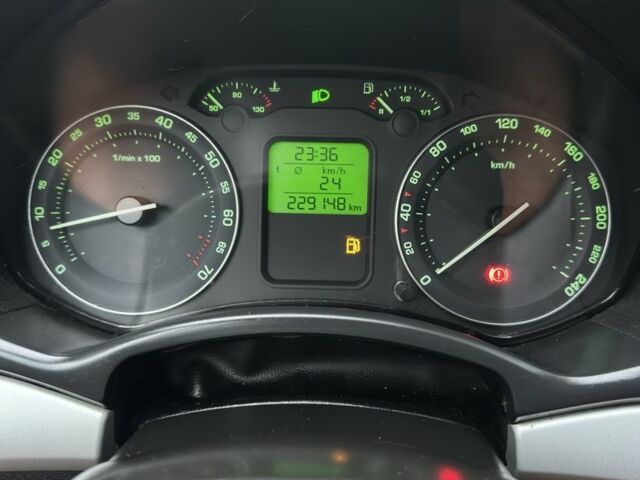 Червоний Шкода Октавія, об'ємом двигуна 1.6 л та пробігом 225 тис. км за 5800 $, фото 13 на Automoto.ua