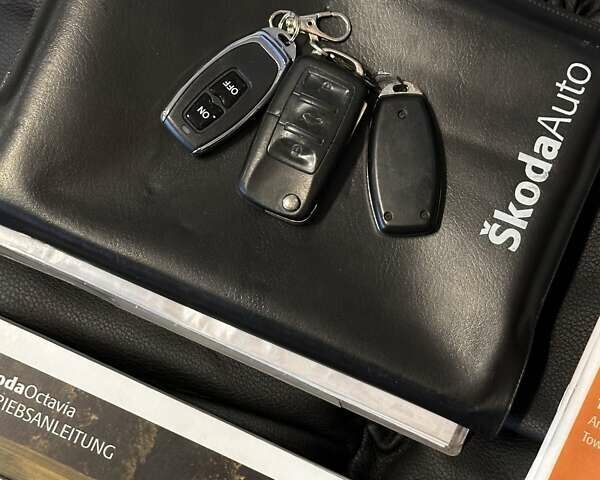 Красный Шкода Октавия, объемом двигателя 2 л и пробегом 206 тыс. км за 7900 $, фото 105 на Automoto.ua