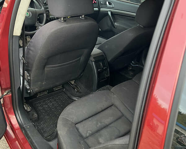 Красный Шкода Октавия, объемом двигателя 1.6 л и пробегом 280 тыс. км за 5200 $, фото 15 на Automoto.ua