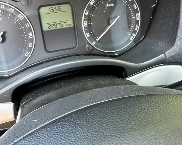 Червоний Шкода Октавія, об'ємом двигуна 1.6 л та пробігом 229 тис. км за 5800 $, фото 21 на Automoto.ua