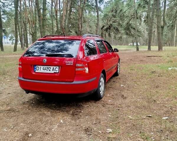 Красный Шкода Октавия, объемом двигателя 1.6 л и пробегом 318 тыс. км за 5150 $, фото 3 на Automoto.ua