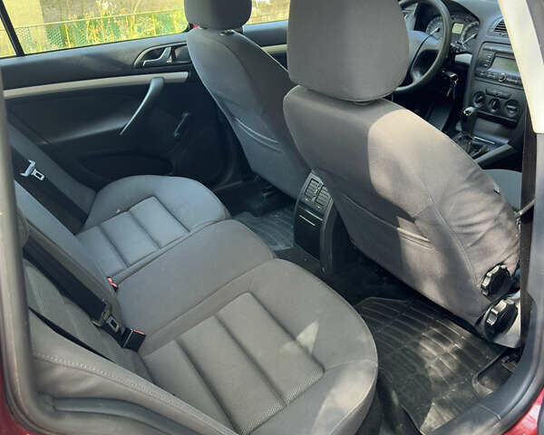 Червоний Шкода Октавія, об'ємом двигуна 1.6 л та пробігом 229 тис. км за 5800 $, фото 18 на Automoto.ua