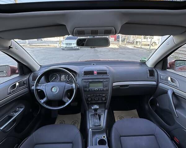 Красный Шкода Октавия, объемом двигателя 2 л и пробегом 206 тыс. км за 7900 $, фото 82 на Automoto.ua