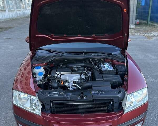 Красный Шкода Октавия, объемом двигателя 2 л и пробегом 206 тыс. км за 7900 $, фото 5 на Automoto.ua